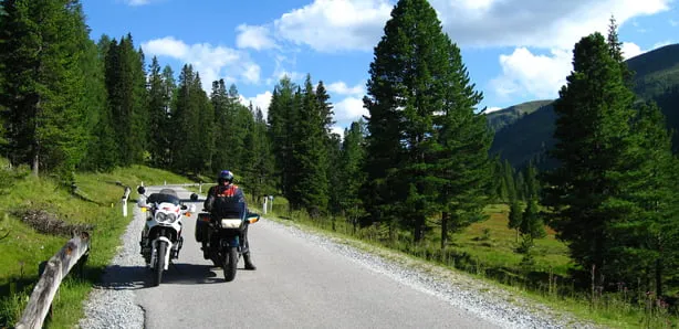 Zdjęcie Najlepsze trasy motocyklowe w Słowenii: odkryj ukryte skarby