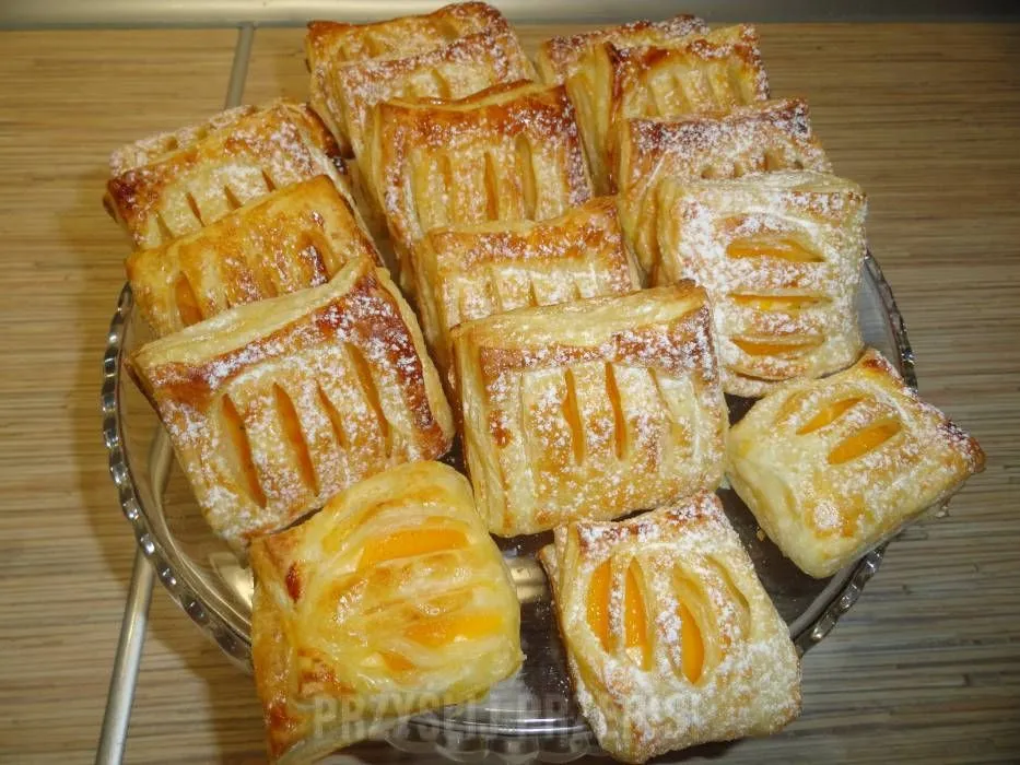 Zdjęcie Ile piec ciastka z ciasta francuskiego, aby były idealne?