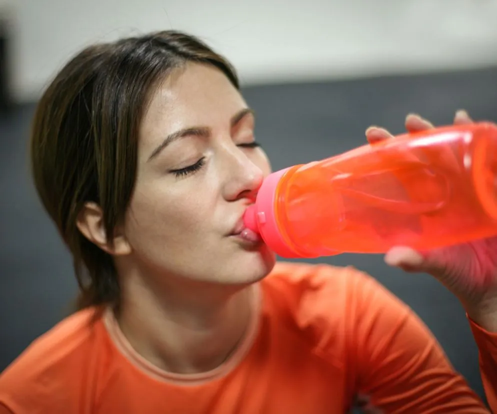 Zdjęcie Co pić na treningu? Woda, izotonik czy BCAA poznaj zasady