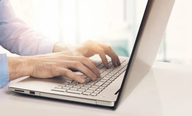 Zdjęcie Co z laptopami dla nauczycieli? Sprawdź, jak uzyskać bon na laptopa