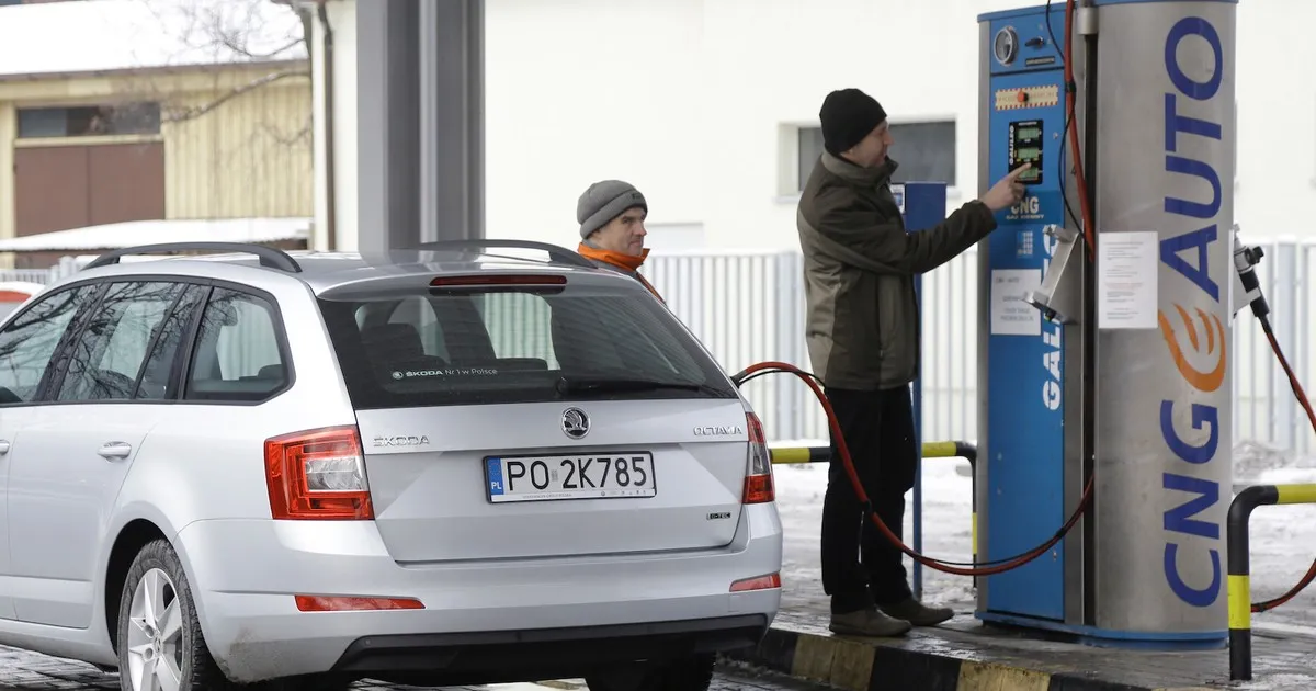 Zdjęcie Ile kosztuje CNG w Polsce? Sprawdź aktualne ceny i oszczędności