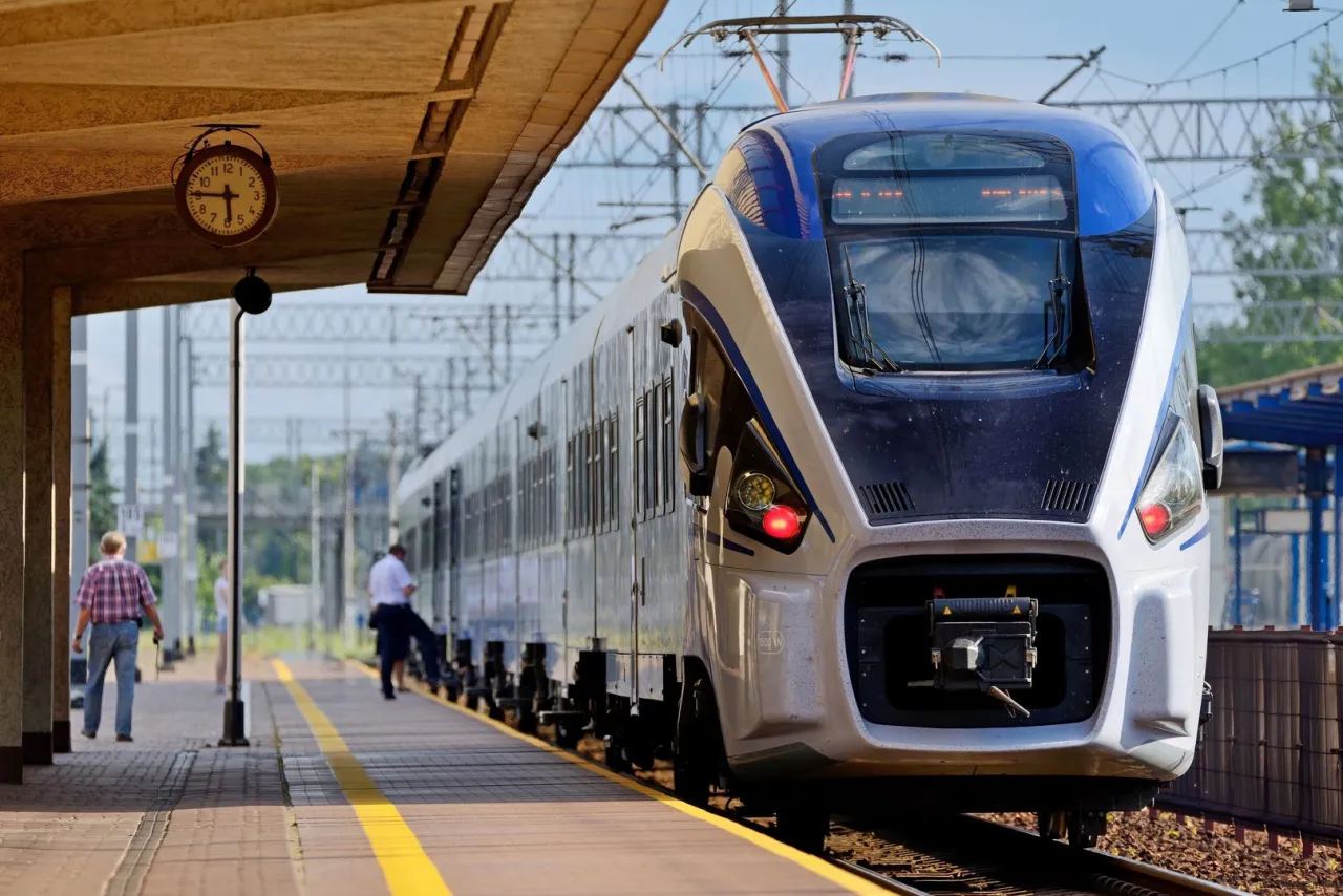 Zdjęcie Taniej z bliskimi PKP - zrozum, jak zaoszczędzić na biletach