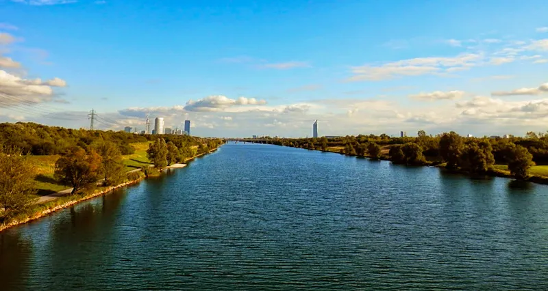Zdjęcie Jaka rzeka płynie przez Wiedeń? Odkryj tajemnice Dunaju