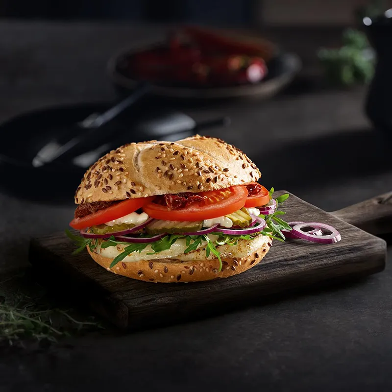 Zdjęcie Ile kalorii ma wege burger? Zaskakujące różnice w kaloryczności