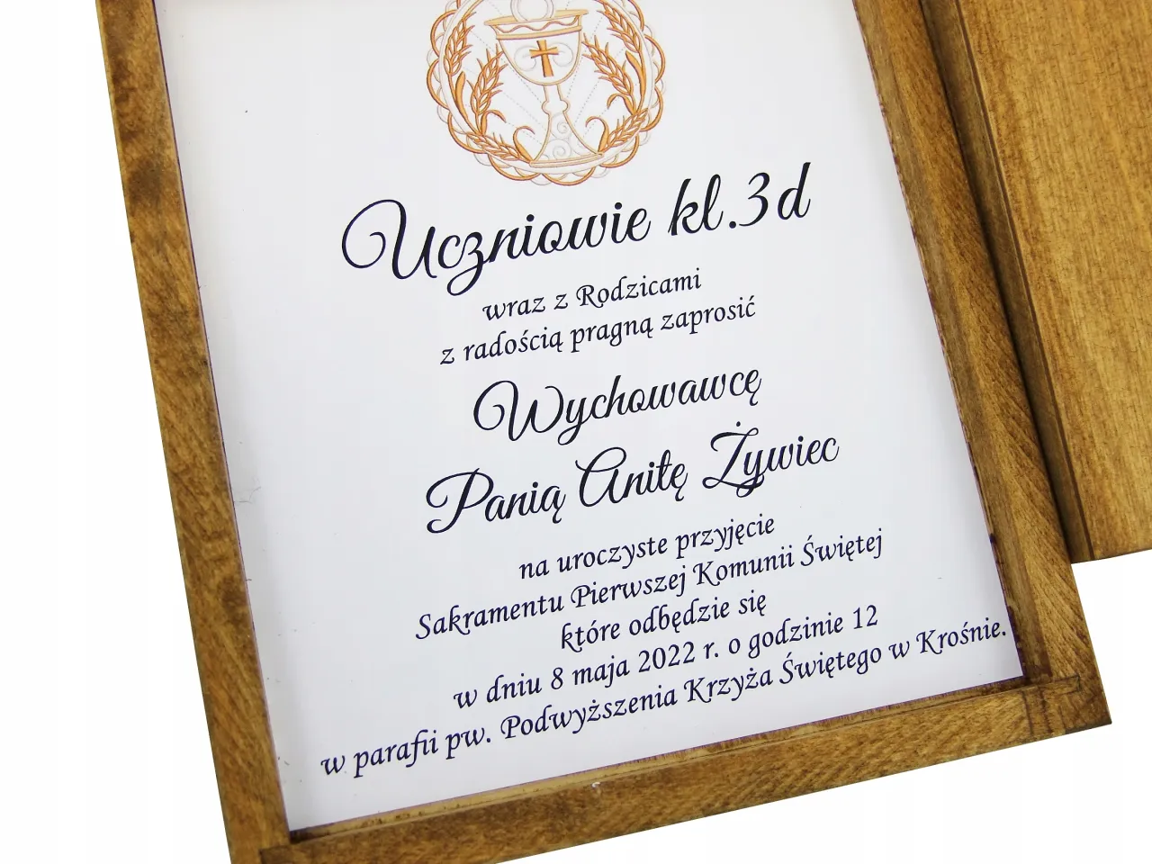 Zdjęcie Jak wypełnić zaproszenie na komunię, aby uniknąć błędów i zaskoczyć gości
