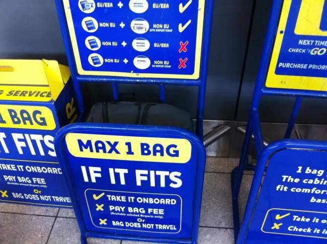 Zdjęcie Jak nadać bagaż rejestrowany Ryanair i uniknąć dodatkowych opłat