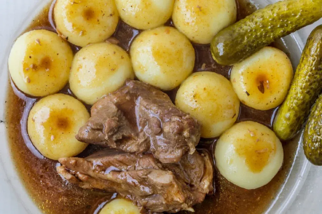 Zdjęcie Ile gotować kluski śląskie mrożone, by były idealnie miękkie?