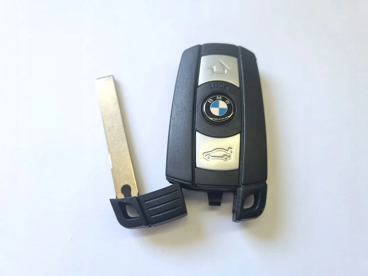 Zdjęcie Jak naładować kluczyk BMW E90 i uniknąć problemów z akumulatorem