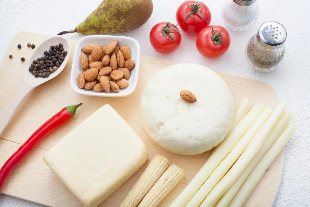 Zdjęcie Jaki ser do carbonary zamiast parmezanu? Oto najlepsze zamienniki