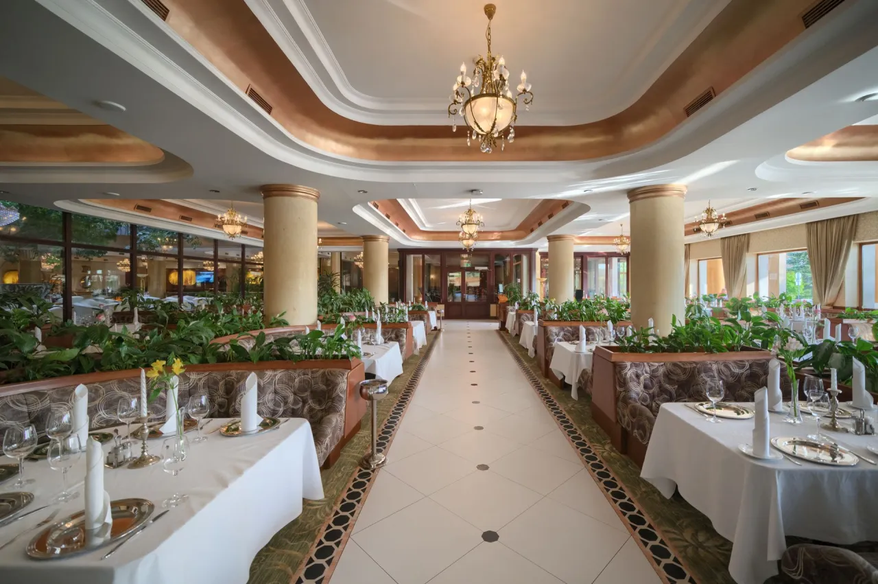 Zdjęcie Ile kosztuje obiad w hotelu Gołębiewskim? Ceny, zniżki i menu