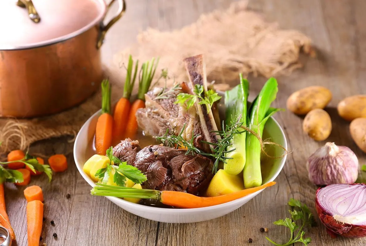 Zdjęcie Pot-au-feu : les ingr&eacute;dients secrets d'une recette inoubliable