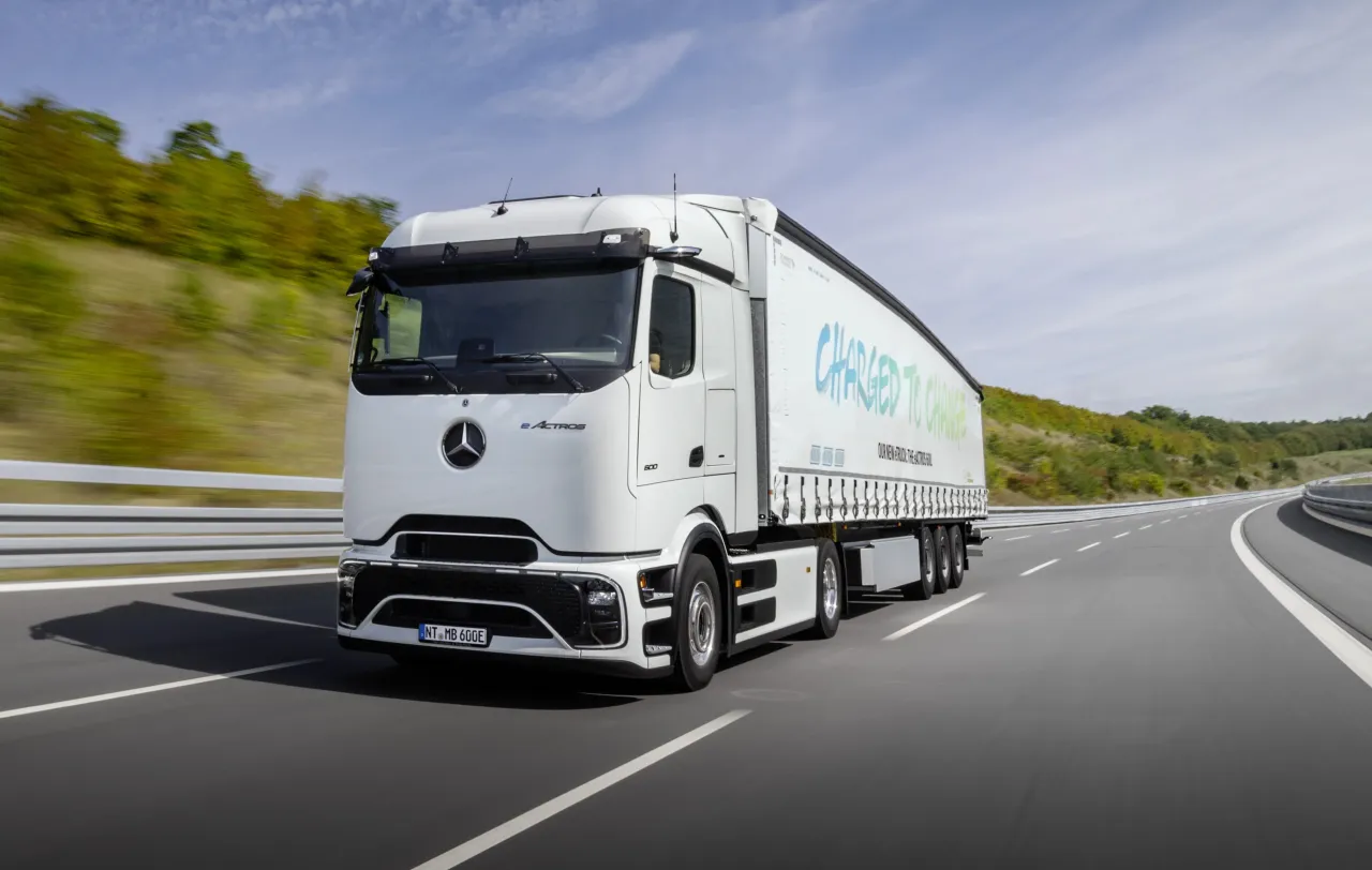 Zdjęcie Ile kosztuje nowy tir z naczepą? Ceny, modele i co wpływa na koszt