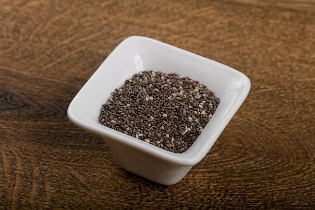 Zdjęcie Ile kcal mają nasiona chia? Zaskakujące fakty i wartości odżywcze