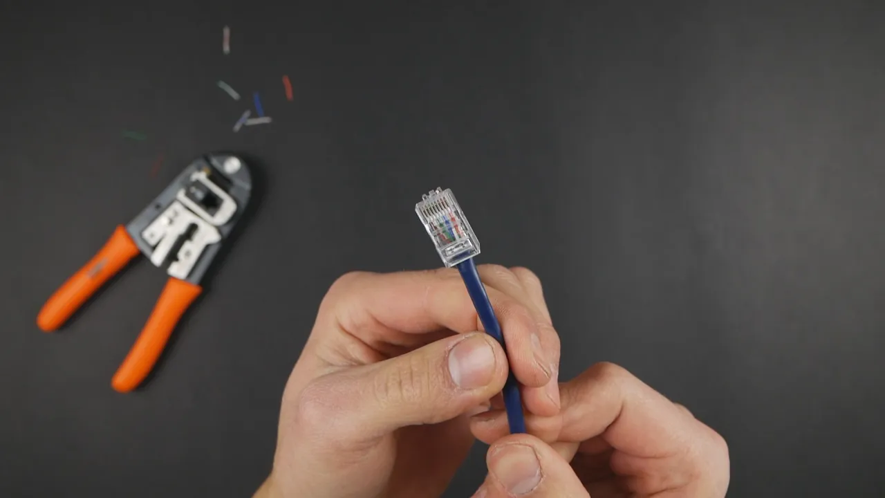 Zdjęcie Jak podłączyć kabel Ethernet - proste kroki, aby uniknąć problemów z internetem