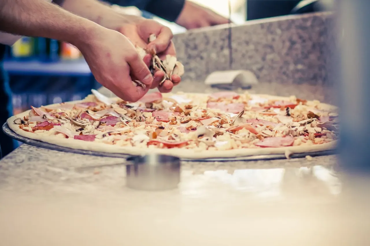 Zdjęcie Ile kosztuje pizza? Ceny w popularnych restauracjach i promocje