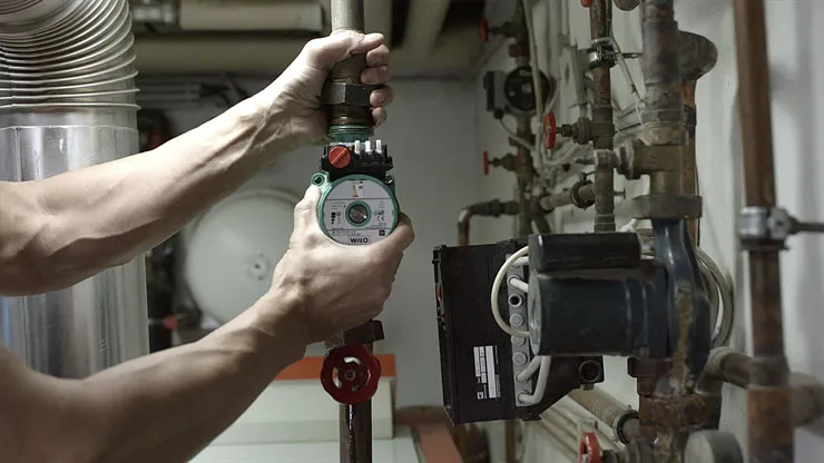 Zdjęcie Prawidłowy montaż pompy CO: Poradnik eksperta. Uniknij błędów!