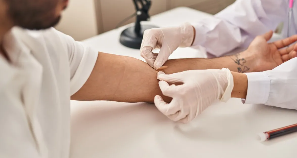 Zdjęcie Jakie badania do pracy na kuchni? Uniknij problemów zdrowotnych i prawnych