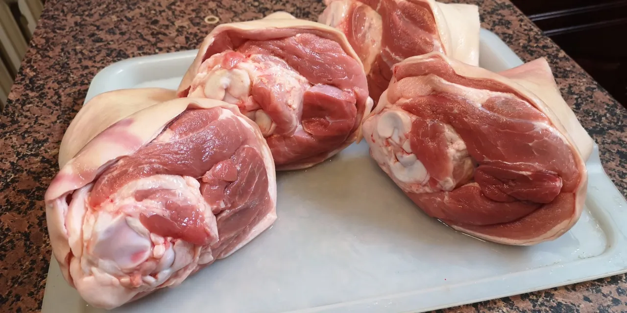 Zdjęcie Jak upiec golonkę w piekarniku bez gotowania i cieszyć się smakiem