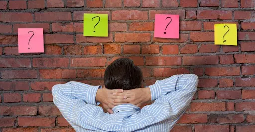 kryzys tożsamości uniwersalność