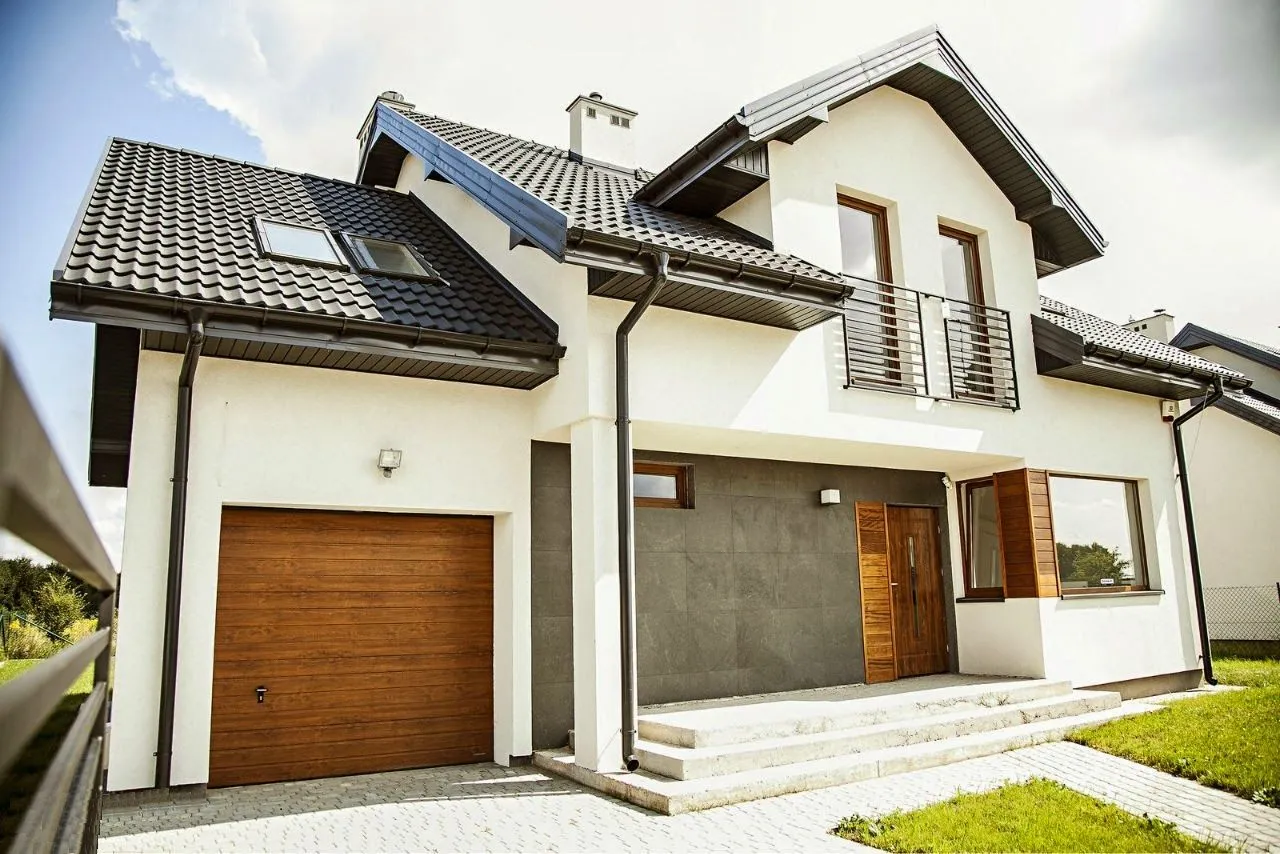 gotowe projekty domów elewacja grafitowy dach złoty dąb