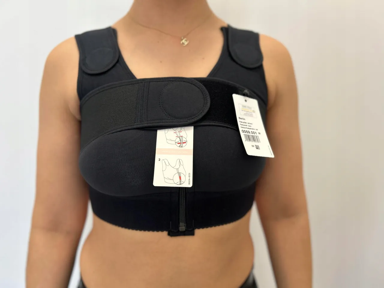 Biustonosz kompresyjny po operacji biustu