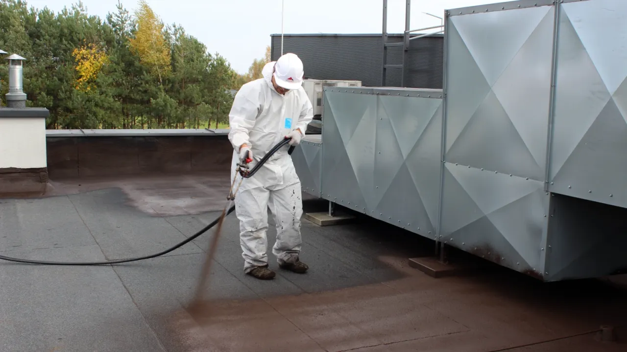 guma w płynie na dach przed i po