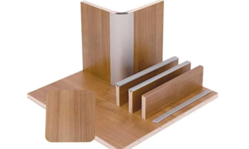 R&oacute;żne rodzaje lekkiej sklejki do zabudowy kampera