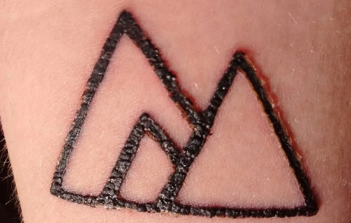 źle zagojony tatuaż infekcja powikłania