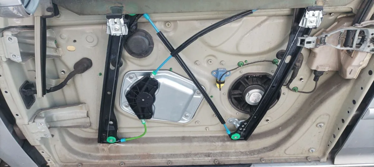 Uszkodzony mechanizm podnoszenia szyby Golf 5 objawy