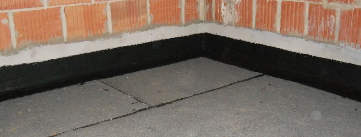 Układanie papy termozgrzewalnej na podłodze