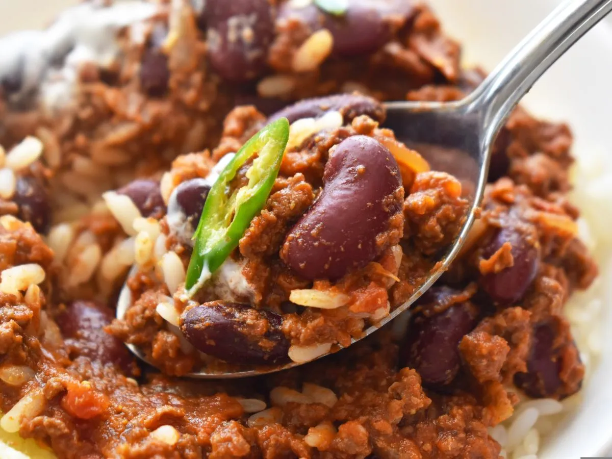 Kuchnie świata mięso mielone, musaka grecka, lahmacun turecki, chili con carne