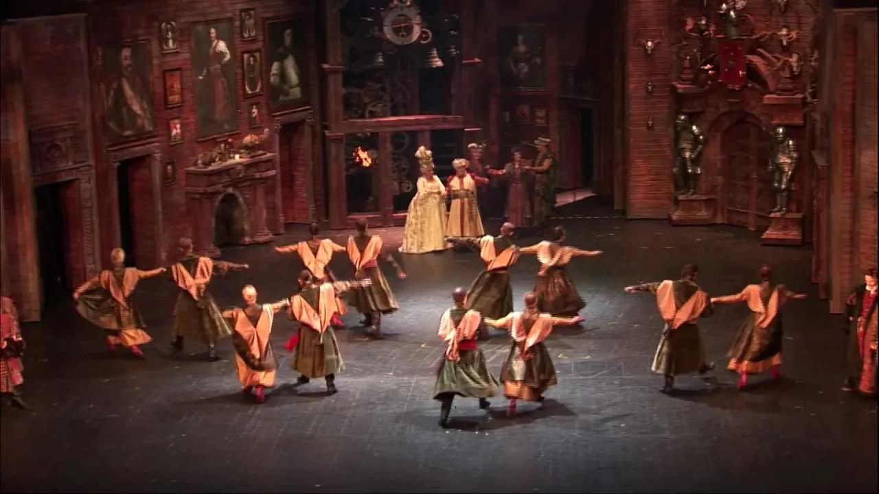 Straszny dw&oacute;r scena opera