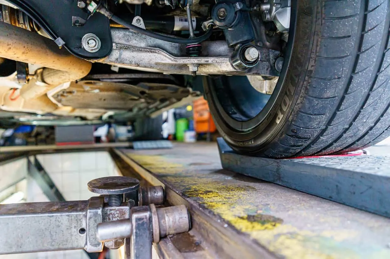 Znaczenie prawidłowej zbieżności kół w samochodzie