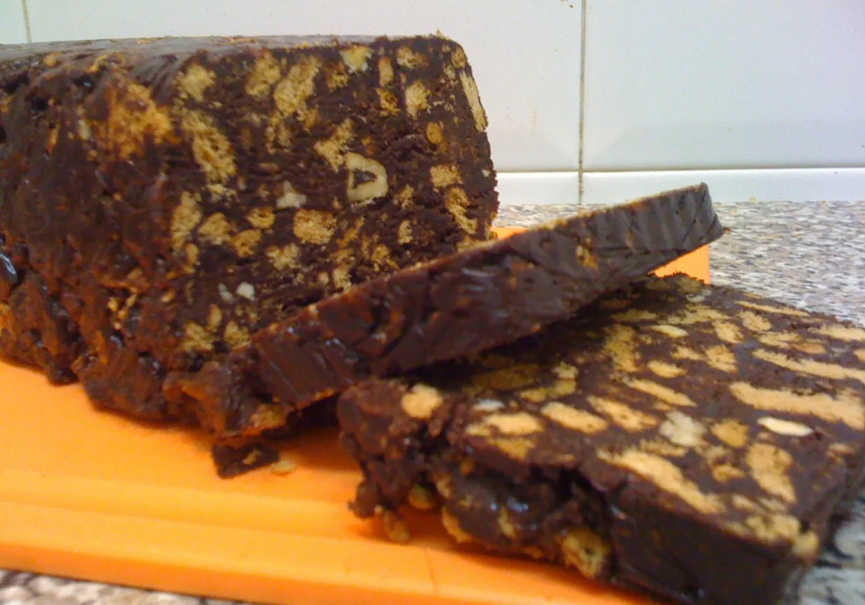 apetyczny blok czekoladowy z bakaliami