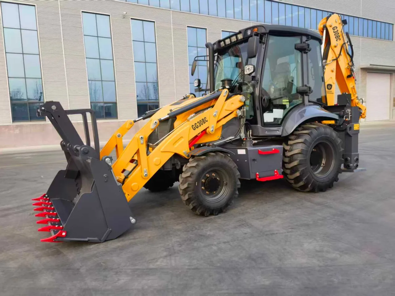 używana koparko-ładowarka do 30 tys. zł