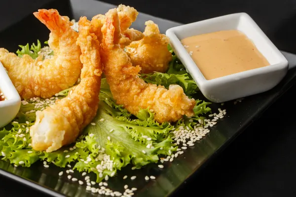 krewetki w tempurze przygotowanie prostowanie nacinanie