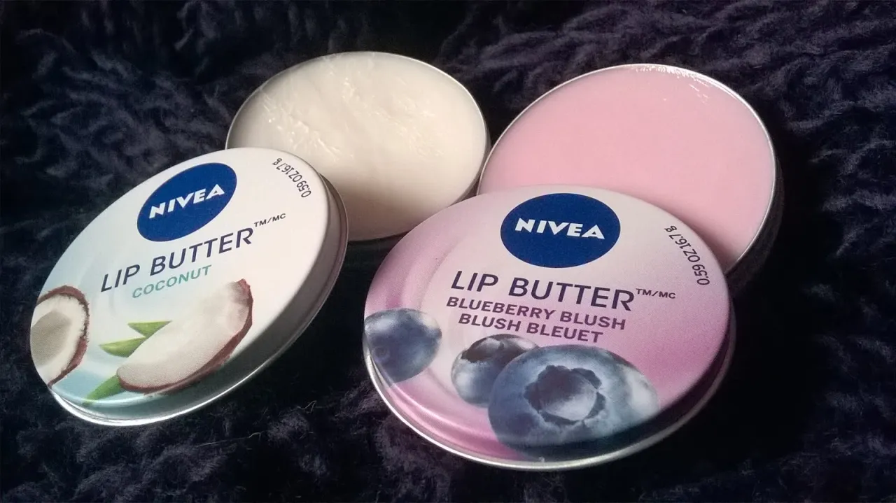 Nivea Lip Butter metalowe pudełko