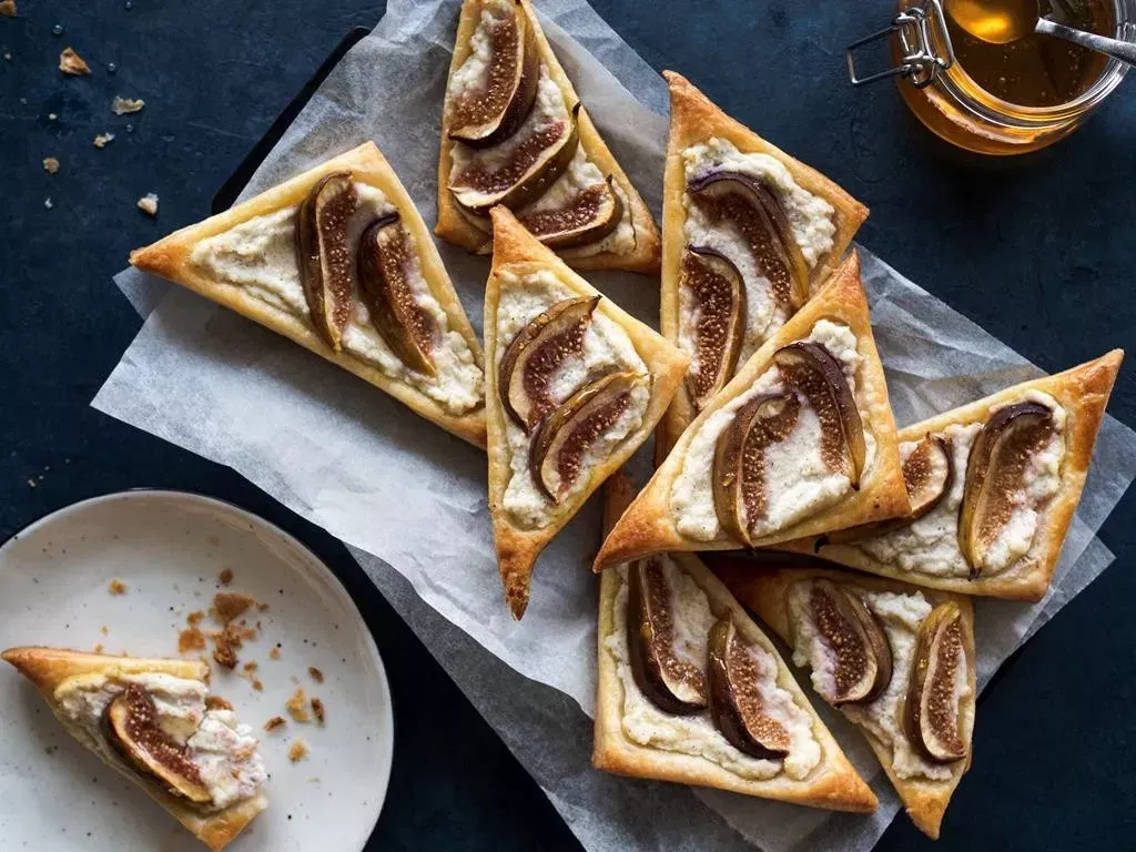 Słodkie przekąski z ciasta francuskiego pomysły