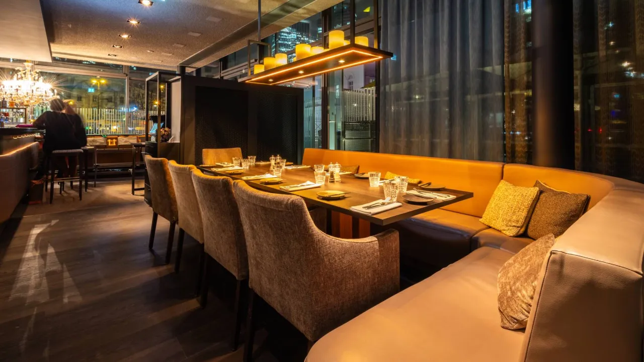 Main Nizza Biergarten Frankfurt Brezel Bier