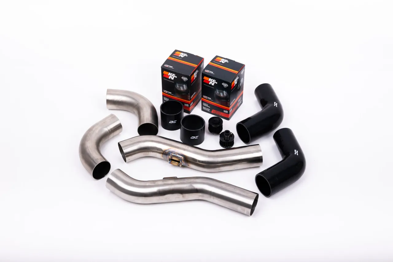 Tuningowany samoch&oacute;d z częściami JDM