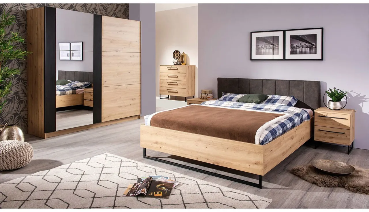 Szafa przesuwna vs uchylna por&oacute;wnanie przestrzeni