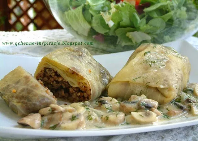wegańskie gołąbki z kaszą i grzybami