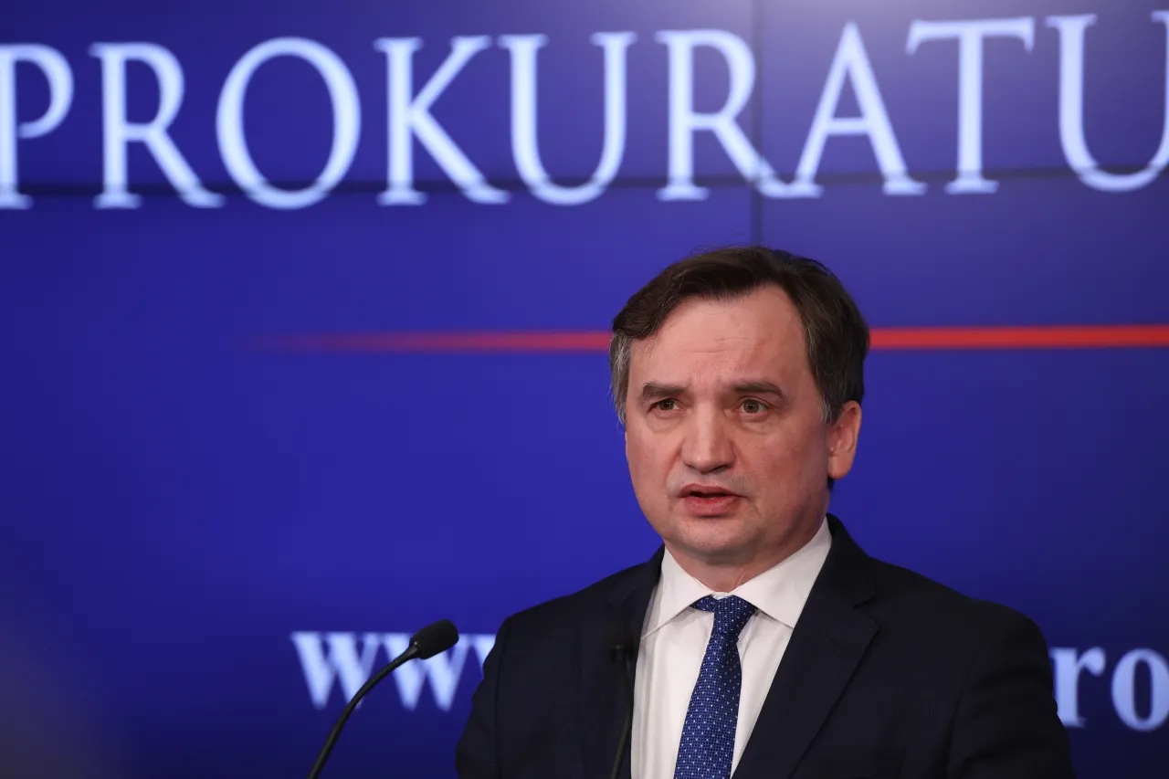 Zdjęcie Solidarna Polska: Prawica czy lewica? Odkryj polityczne oblicze partii