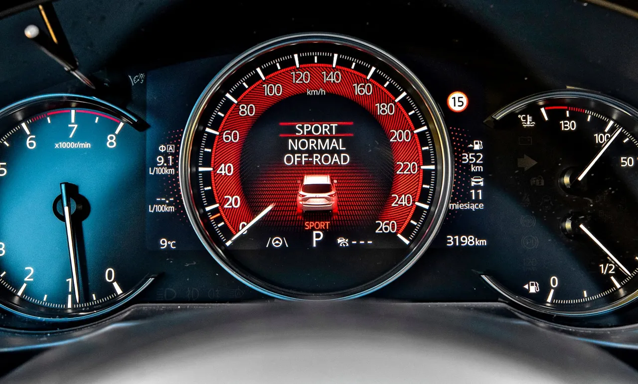 Mazda CX-5 deska rozdzielcza zasięg paliwa