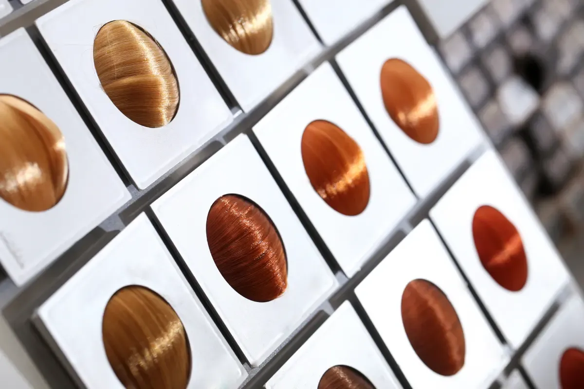 rodzaje farb do włos&oacute;w bez amoniaku trwałe p&oacute;łtrwałe zmywalne