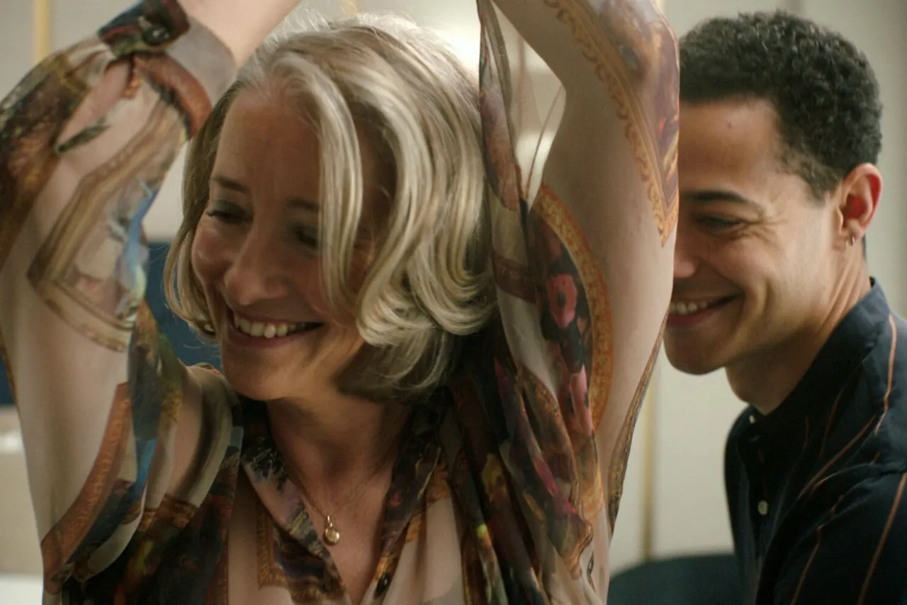 Mężczyzna i kobieta w rozmowie, różnica wieku, dojrzałość