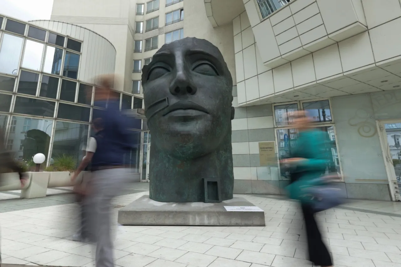 czynniki wpływające na cenę rzeźb Mitoraja