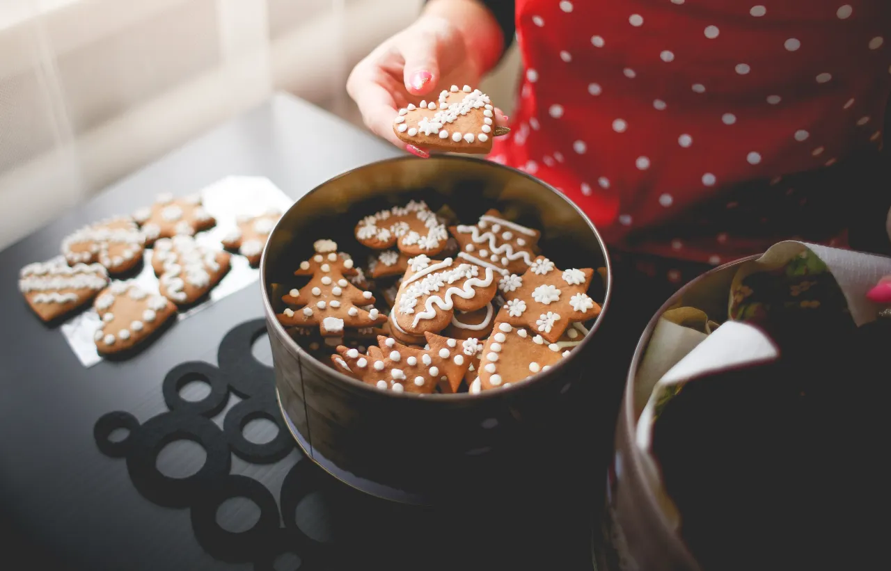 Naczynia do przechowywania ciasta na piernik