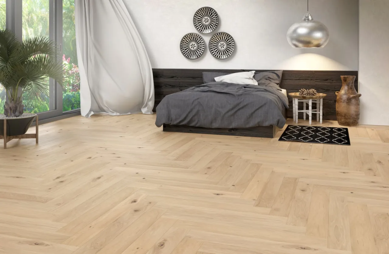 Wnętrze z harmonijnym połączeniem podłogi i mebli