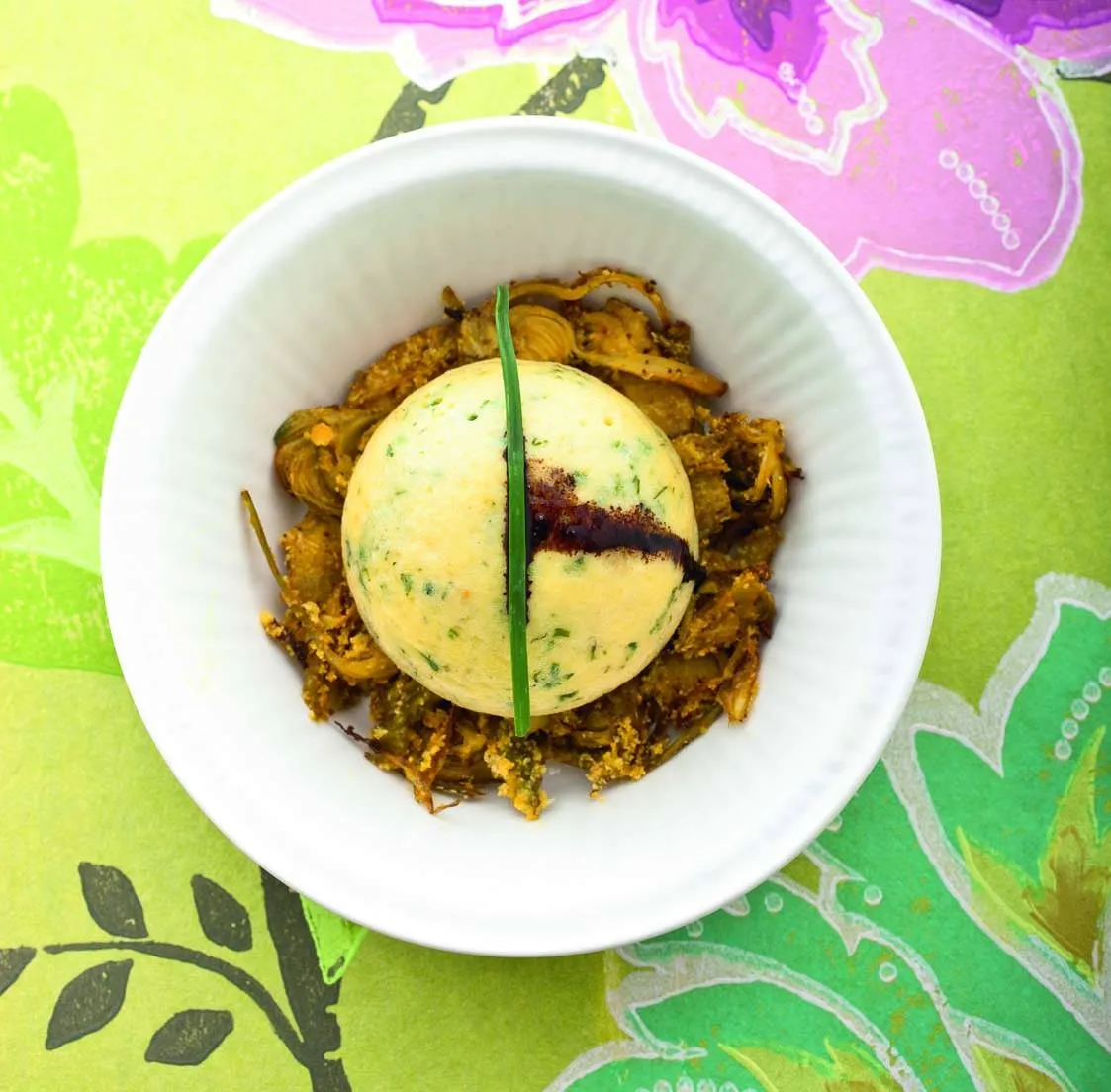 piatto vegetariano gourmet elegante